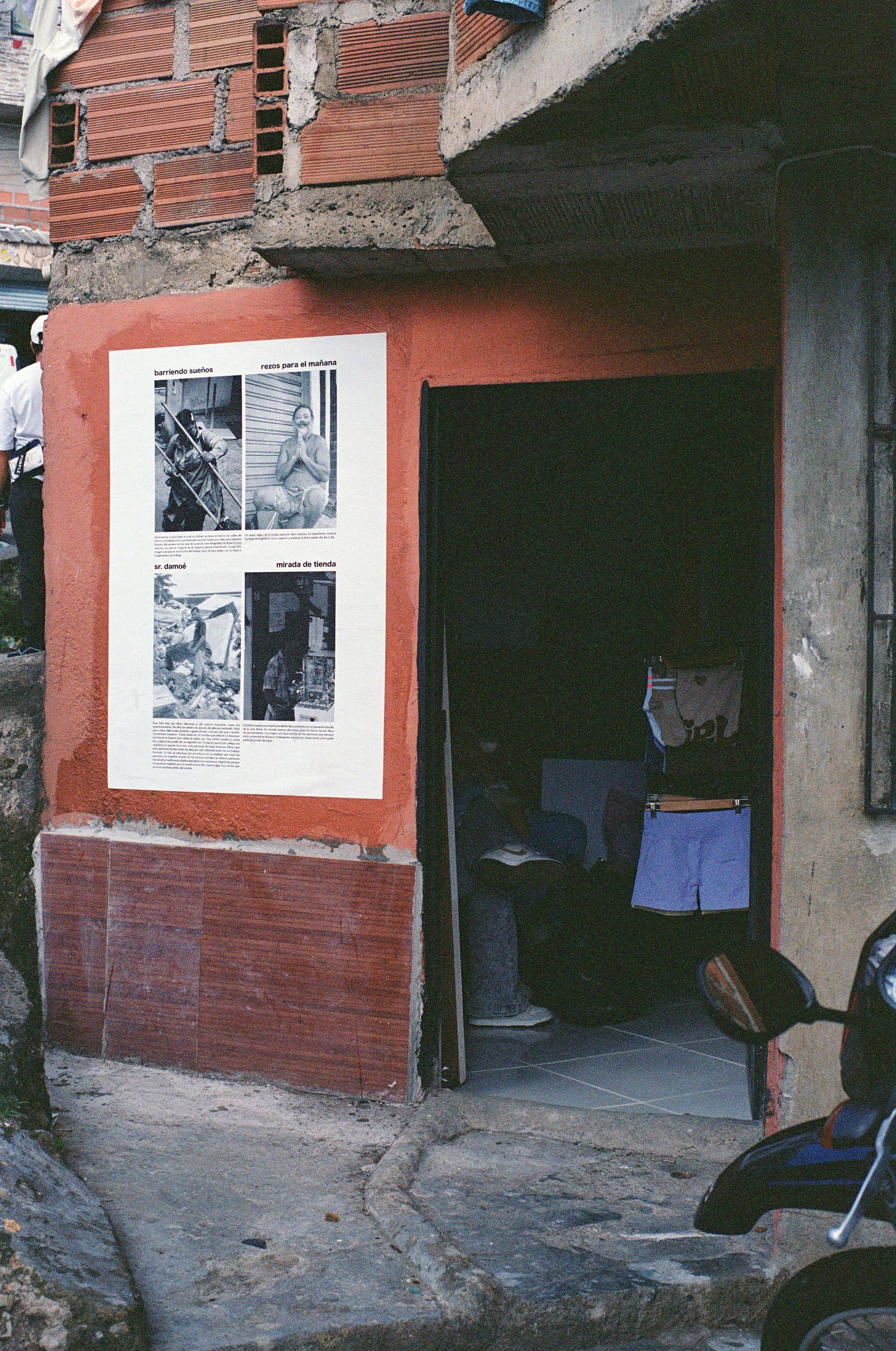 afiche 09 · en el lugar